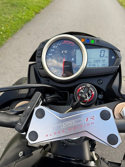 Kawasaki Z 750R Black Edition 11 of 21