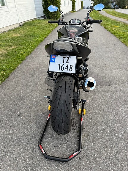 Kawasaki Z 750R Black Edition 8 of 21