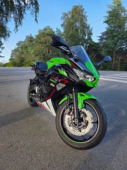 Kawasaki Ninja 650 2 of 8
