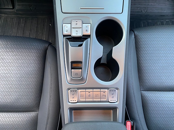 Hyundai Kona 17 of 30