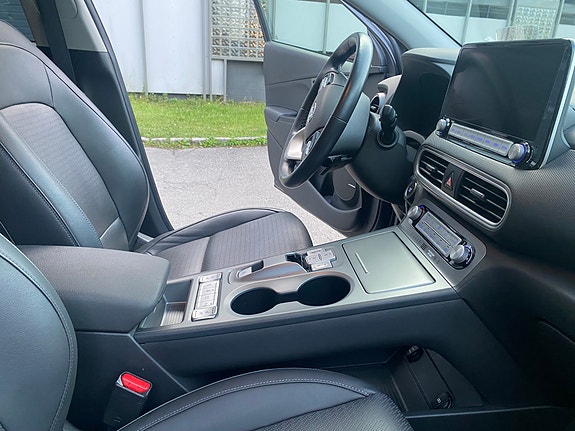 Hyundai Kona 28 of 30