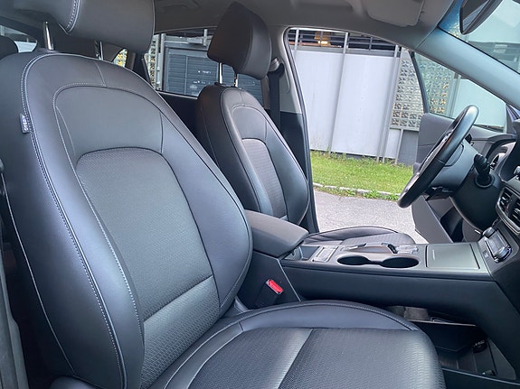 Hyundai Kona 26 of 30