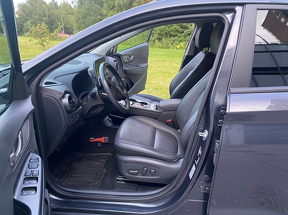 Hyundai Kona 12 of 30
