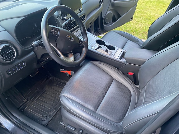 Hyundai Kona 14 of 30