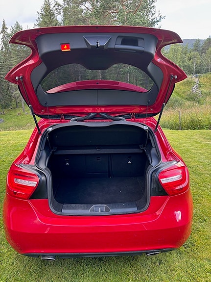 Mercedes-Benz A180 9 of 19