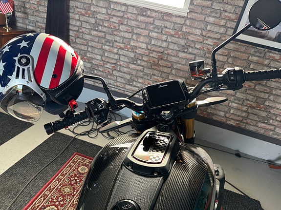 INDIAN FTR R Carbon 7 of 13