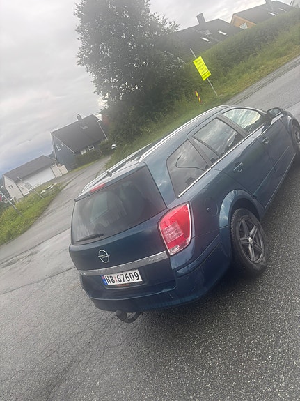 Opel Astra 2 of 5