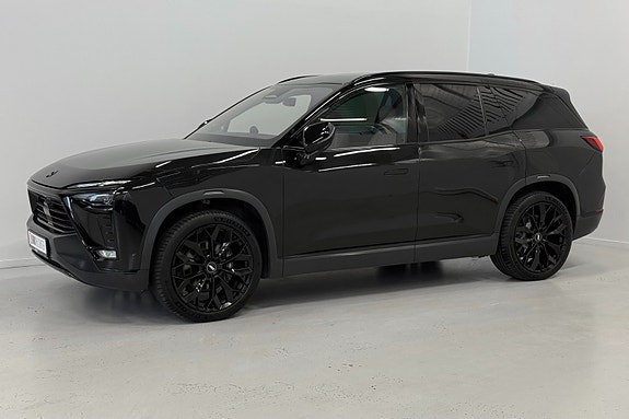 NIO ES8 2 of 30