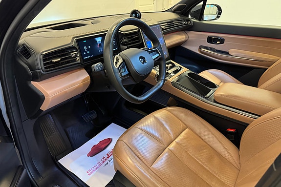 NIO ES8 18 of 30