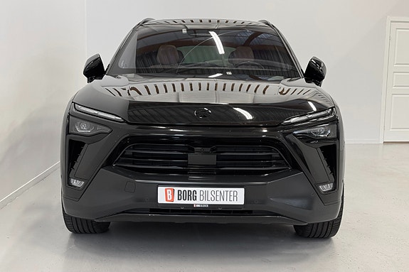 NIO ES8 4 of 30