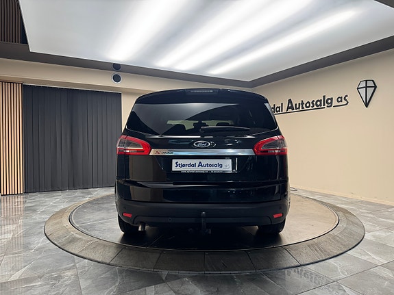 Ford S-MAX 4 of 5