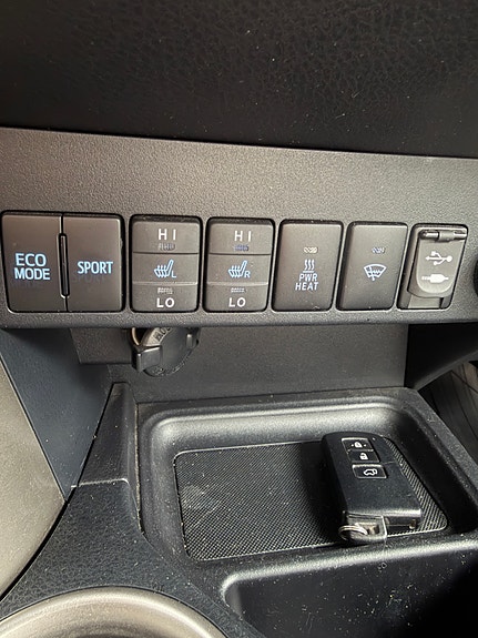 Toyota RAV4 10 of 18