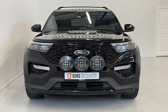 Ford Explorer 4 of 5