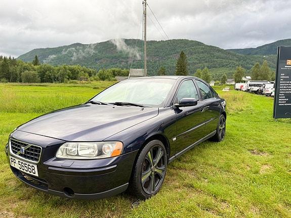 Volvo S60 2 of 13
