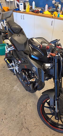 Yamaha MT-125 2 of 5