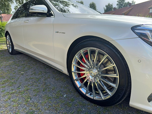 Mercedes-Benz S63 11 of 30