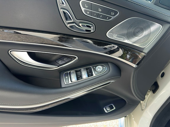 Mercedes-Benz S63 9 of 30