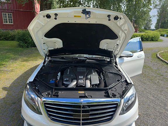 Mercedes-Benz S63 8 of 30
