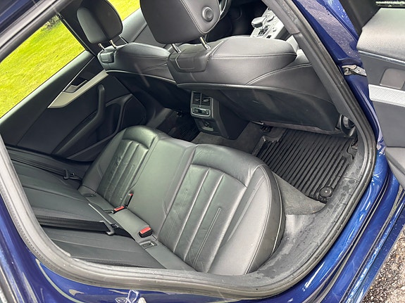 Audi A4 15 of 23