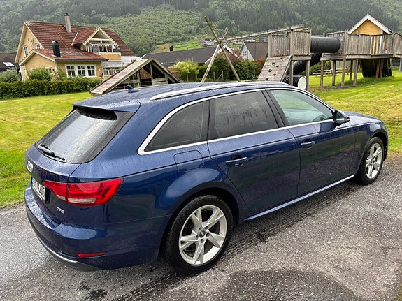Audi A4 5 of 23