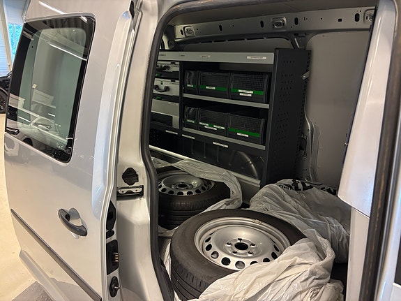 Volkswagen Caddy Maxi 18 of 20