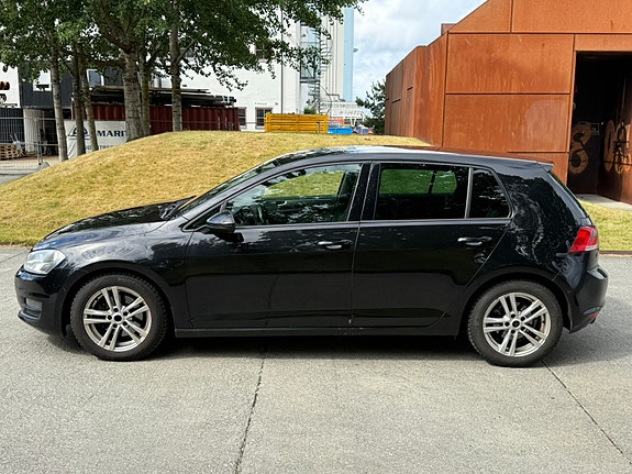 Volkswagen Golf VII 8 of 12