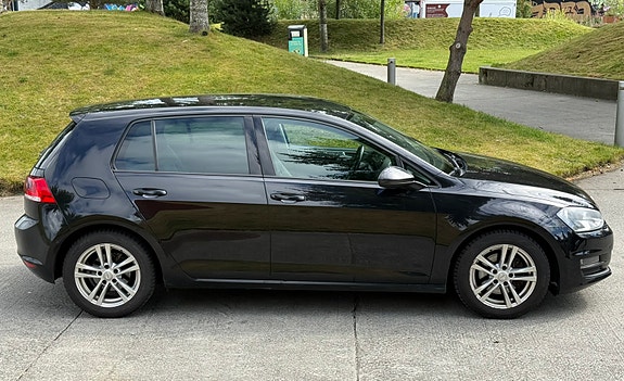Volkswagen Golf VII 4 of 12