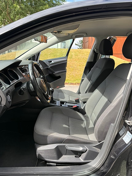 Volkswagen Golf VII 10 of 12