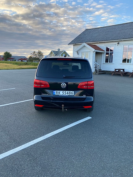 Volkswagen Touran 5 of 5
