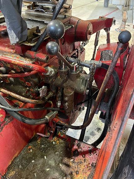 CASE IH International 384 8 of 30