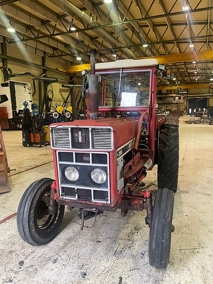 CASE IH International 384 2 of 30