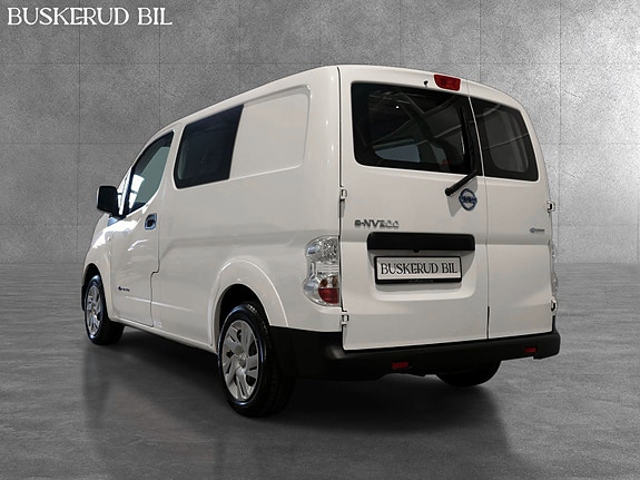 Nissan e-NV200 2 of 5