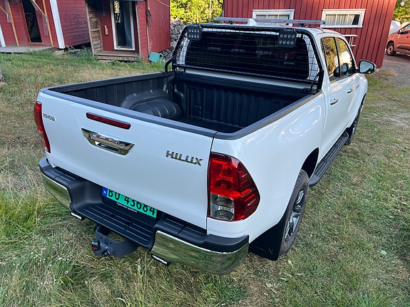 Toyota HiLux 5 of 30