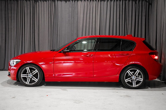 BMW 116i 3 of 5