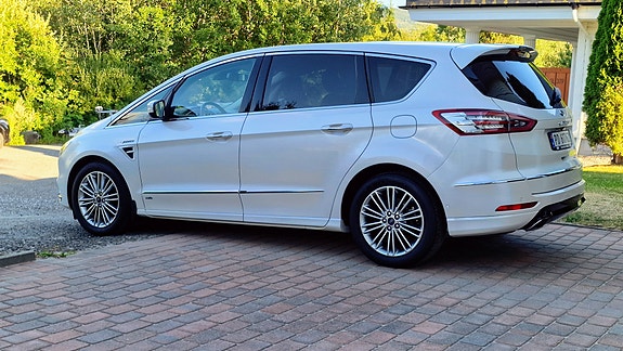 Ford S-MAX 10 of 30