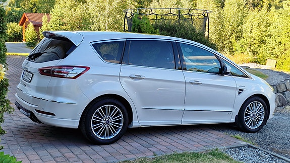 Ford S-MAX 8 of 30