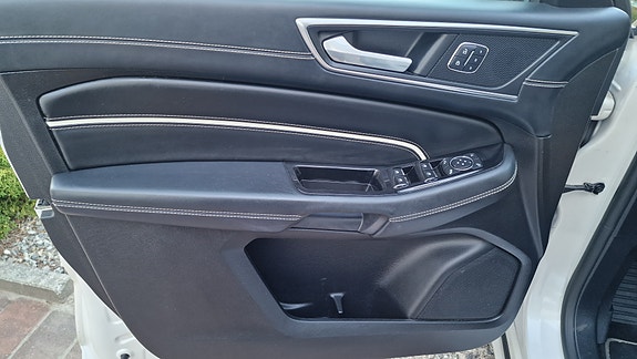 Ford S-MAX 30 of 30