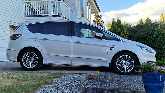 Ford S-MAX 3 of 30