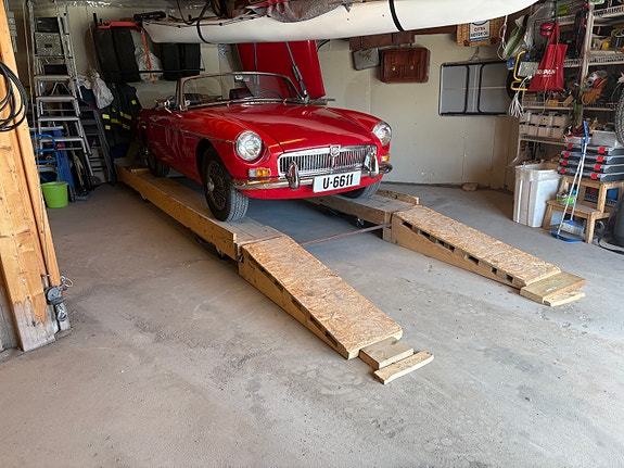 MG MGB 2 of 30