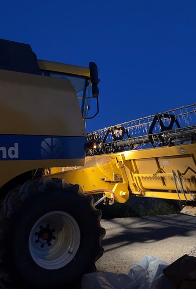 New Holland TC 5070 2 of 3