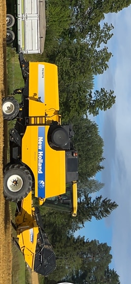 New Holland TC 5070 3 of 3