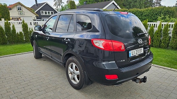 Hyundai Santa Fe 3 of 10