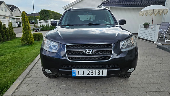 Hyundai Santa Fe 2 of 10