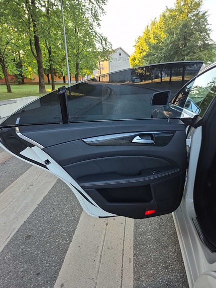Mercedes-Benz CLS550 23 of 30
