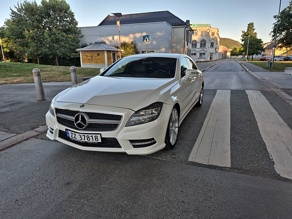 Mercedes-Benz CLS550 9 of 30