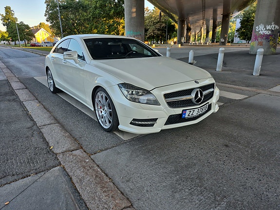 Mercedes-Benz CLS550 12 of 30