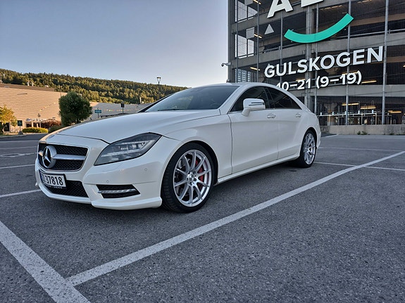 Mercedes-Benz CLS550 27 of 30