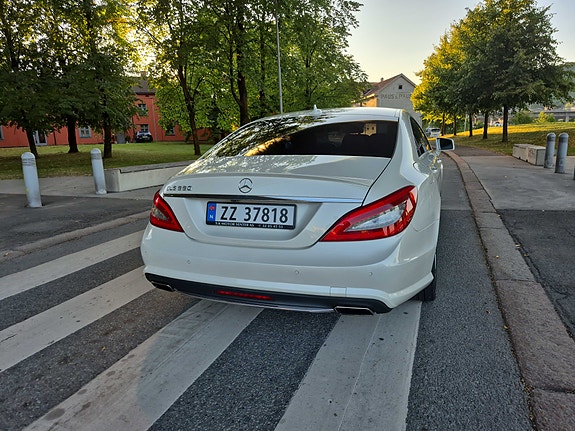 Mercedes-Benz CLS550 4 of 30