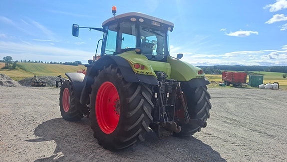 CLAAS Axion 850 4 of 5