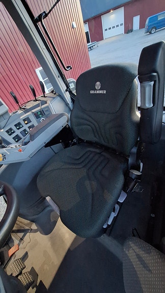 CLAAS Axion 850 6 of 10